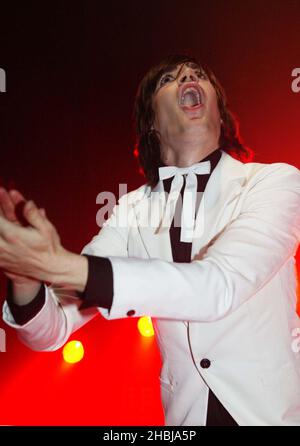 Die Bienenstöcke treten am 3. Juni 2004 im Electric Ballroom Camden in London auf. Stockfoto