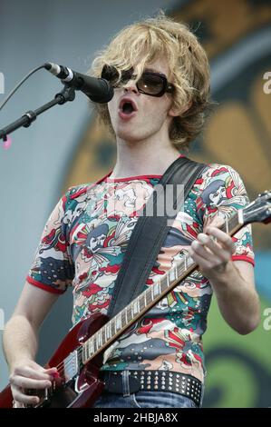 Die Delays treten am Sonntag auf der Bühne des Isle of Wight Festivals in Newport, Isle of Wight, auf. Stockfoto