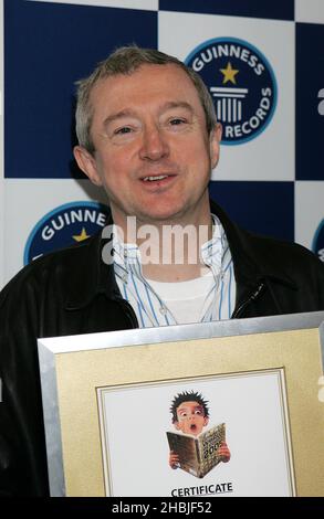 Louis Walsh nimmt am 16. November 2004 an der Guinness World Records - 50. Anniversary Party im Royal Opera House in London Teil. Kopfschüsse Stockfoto