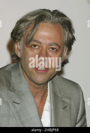 Bob Geldof nimmt an der Weltpremiere der Live 8 DVD Teil, die Live-Aufnahmen der MAKEpovertyHISTORY-Konzerte am 2. Juli im Vue West End am 27. Oktober 2005 in London enthält. Kopfschuss Stockfoto