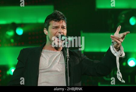 Puerto-ricanischer Popstar Ricky Martin auf der Bühne. Stockfoto