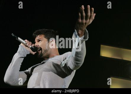 Puerto-ricanischer Popstar Ricky Martin auf der Bühne. Stockfoto