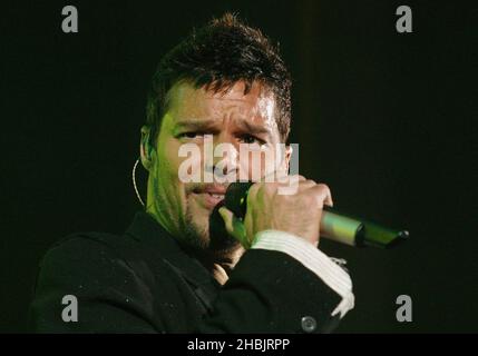 Puerto-ricanischer Popstar Ricky Martin auf der Bühne. Stockfoto