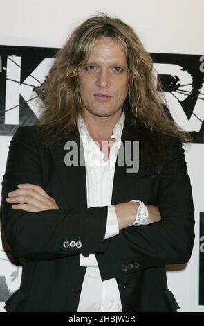 Sebastian Bach von Skid Row bei Ankunft. Stockfoto