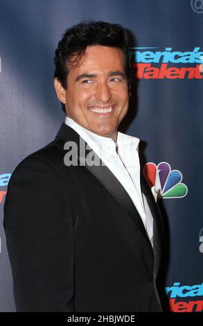 Carlos Marin von Il Divo nimmt am 18. September 2013 am Finale der Show Red Carpet für die „America's Got Talent“-Saison 8 von NBC in der Radio City Music Hall in New York City Teil. Foto: Henry McGee/MediaPunch Stockfoto