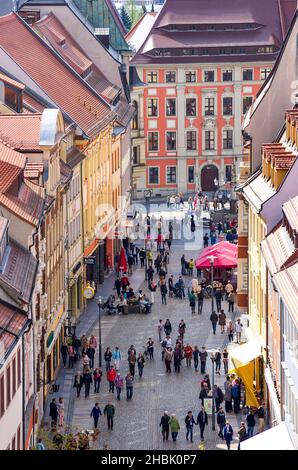 Bautzen, Oberlausitz, Sachsen, Deutschland: Mit Blick auf die Reichenstraße, die Einkaufsstraße oder das Einkaufszentrum der Stadt. Stockfoto