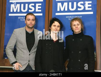 Muse sind eine der ersten Bands, die während einer Pressekonferenz im Wembley Stadium in London am 4. Dezember 2006 einen Konzerttermin im neuen Wembley-Stadion ankündigen. Das Konzert findet am 16. Juni 2007 statt. Unterhaltung Stockfoto