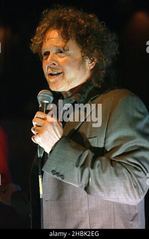 Mick Hucknall von Simply Red im Konzert live im Ronnie Scott's im Zentrum von London am 31. Januar 2007. Stockfoto