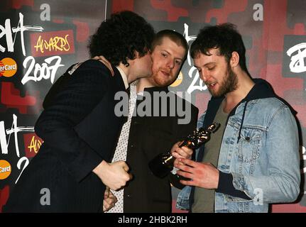 The Fratellis im Presseraum bei den Brit Awards 2007, Earls Court, West London am 14/02/2007. Stockfoto