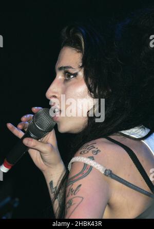 Amy Winehouse tritt im APRIL 14,2007 im GAY Astoria in London auf. Stockfoto