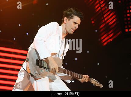 Matt Bellamy von Muse tritt auf der Bühne des Isle of Wight Festivals in Newport auf. Stockfoto