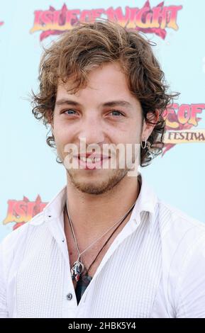 James Morrison posiert hinter der Bühne beim Isle of Wight Festival 2007 in Newport. Stockfoto