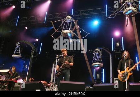 Josh Homme und seine Band Queens of the Stone Age spielen O2 auf der Bühne des Wireless Festivals im Hyde Park, London. Stockfoto