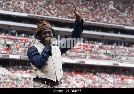 Die Black Eyed Peas treten während des Benefizkonzerts im Wembley Stadium, London, auf. Stockfoto