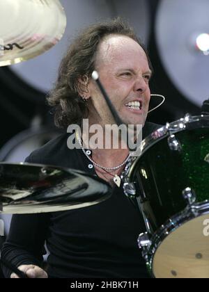 Metallica treten während des Benefizkonzerts im Wembley Stadium, London, auf. Stockfoto