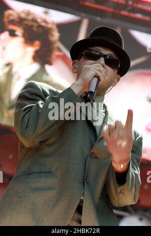 Die Beastie Boys treten während des Benefizkonzerts im Wembley Stadium, London, auf. Stockfoto