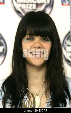 Natasha Khan von bat for Lashes bei den Nationwide Mercury Prize Albums of the Year Nominierungen 2007 im Hospital in Covent Garden, im Zentrum von London. Stockfoto