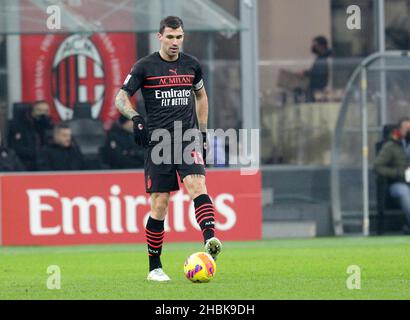 Mailand, Italien. 19th Dez 2021. MAILAND ITALIEN- Dezember 19 Stadio G Meazza Alessio Romagnoli AC Mailand während der Serie Ein Spiel zwischen AC Mailand und Neapel im Stadio G. Meazza am 264. Oktober 2021 in Mailand, Italien. Kredit: Christian Santi/Alamy Live Nachrichten Stockfoto