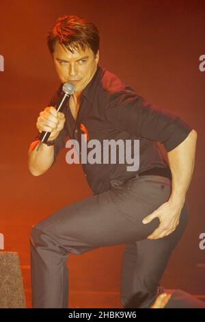 John Barrowman spielt auf der Bühne beim 15th-jährigen Jubiläum im G-A-Y Astoria in London. Stockfoto