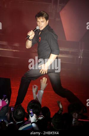 John Barrowman spielt auf der Bühne beim 15th-jährigen Jubiläum im G-A-Y Astoria in London. Stockfoto