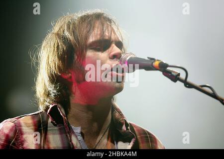 Gaz Coombes von Supergrass tritt im XFM Winter Wonderland an der Carling Academy in Brixton, London, auf. Stockfoto