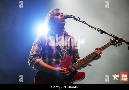 Gaz Coombes von Supergrass tritt im XFM Winter Wonderland an der Carling Academy in Brixton, London, auf. Stockfoto