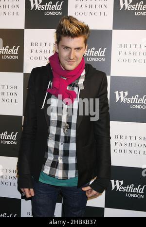 Henry Holland kommt auf dem Westfield London und dem British Fashion Council Event in Momo, London an. Stockfoto