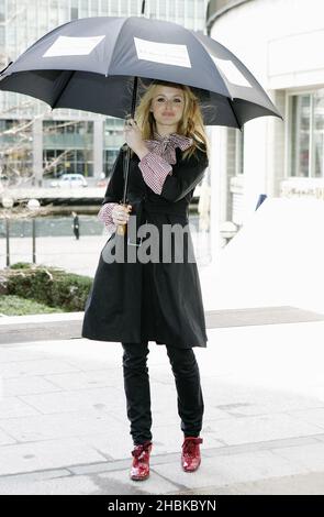 Fearne Cotton startet die Wohltätigkeitsorganisation World Vision, 24 Stunden Hungersnot in Canary Wharf. Stockfoto