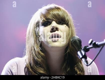 Kate Nash tritt am 10. März 2008 in London bei Hammersmith Apollo auf. Stockfoto