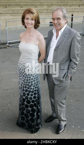 Jane Asher und Gerald Scarfe kommen bei den Classical Brit Awards 2008 an, die in der Royal Albert Hall im Westen Londons stattfinden. Stockfoto