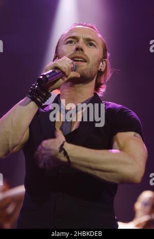 Ronan Keating von Boyzone tritt in der 02 Arena, London, auf. Stockfoto