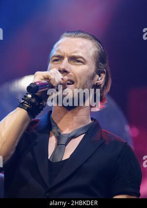 Ronan Keating von Boyzone tritt in der 02 Arena, London, auf. Stockfoto