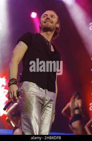 Ronan Keating von Boyzone tritt in der 02 Arena, London, auf. Stockfoto