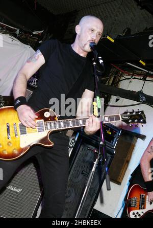 Die Rockband The Stone Gods treten beim Start der Classic Rock Magazine Roll of Honor Nominations 2008 an der Borderline im Zentrum von London auf. Stockfoto