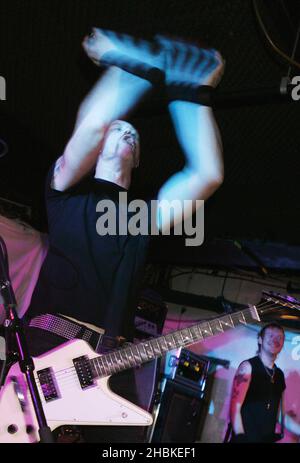 Die Rockband The Stone Gods treten beim Start der Classic Rock Magazine Roll of Honor Nominations 2008 an der Borderline im Zentrum von London auf. Stockfoto