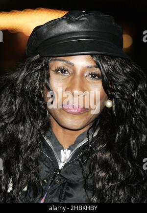 Sinitta kommt bei der Eröffnung von Hyde Park's Winter Wonderland, Hyde Park Corner, im Zentrum von London an. Stockfoto