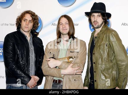 Kasabian sind für ihr Album West Ryder Pauper Lunatic Asylum während der Bekanntgabe der Barclaycard Mercury Prize Nominierungen 2009 im Hospital Club im Zentrum von London nominiert. Stockfoto