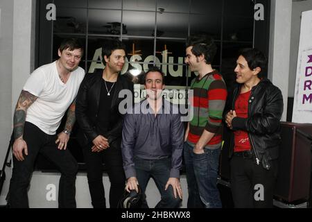 Stereophonics posieren und spielen live auf der Christian O'Connell Breakfast Show im Absolute Radio, London. Stockfoto