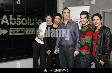 Stereophonics posieren und spielen live auf der Christian O'Connell Breakfast Show im Absolute Radio, London. Stockfoto