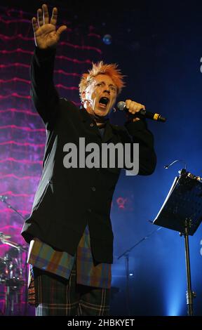 John Lydon von Public Image Limited tritt mit Pil an der 02 Academy in Brixton, London, auf Stockfoto