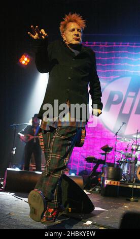 John Lydon von Public Image Limited tritt mit Pil an der 02 Academy in Brixton, London, auf Stockfoto