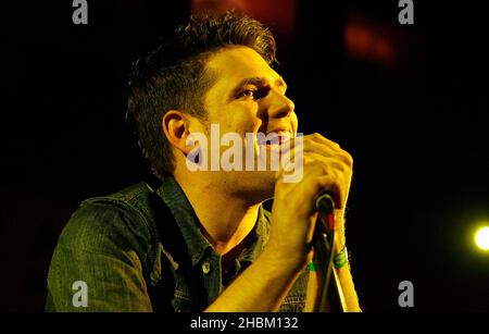 Roy Stride von Scouting for Girls tritt im Hard Rock Cafe in London auf Stockfoto