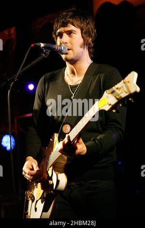 Liam Fray von den Courteeners tritt im Hard Rock Cafe, London, auf. Stockfoto