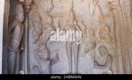 Der Varaha Cave Temple. Alt- Statuen in Felsen geschnitzt. Dies ist eine Funktion in mehreren hinduistischen Schriften. Rock backround Stockfoto