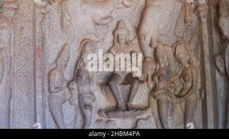 Der Varaha Cave Temple. Alt- Statuen in Felsen geschnitzt. Dies ist eine Funktion in mehreren hinduistischen Schriften. Rock backround Stockfoto