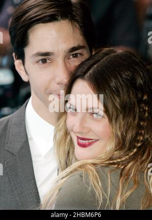 Drew Barrymore und Justin Long kommen zur Weltpremiere von Going the Distance im Vue Cinema, Leicester Square, London Stockfoto