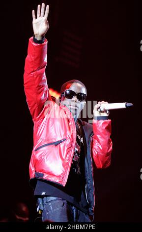 Tinchy Stryder tritt auf der Bühne des BBC Radio 1Xtra Live in der Wembley Arena in London auf. Stockfoto