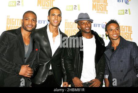 JLS kommt am 30. September 2010 bei den BT Digital Awards im Roundhouse in London an. Stockfoto