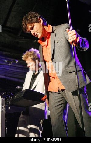 Magne Furuholmen, Morten Harket von der schwedischen Pop Band A-ha treten im Heaven, London, auf Stockfoto