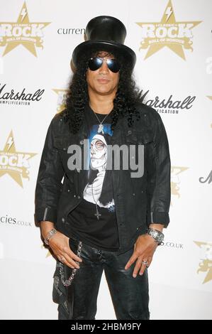 Slash bei der Ankunft für den Marshall Classic Rock Roll of Honor im Roundhouse im Norden Londons. Stockfoto